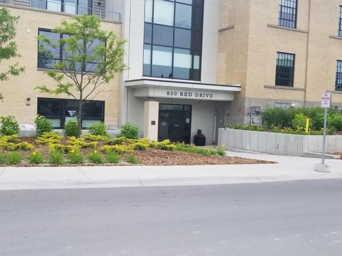 Condo On State Hospital Grounds! Traverse City Eksteriør billede